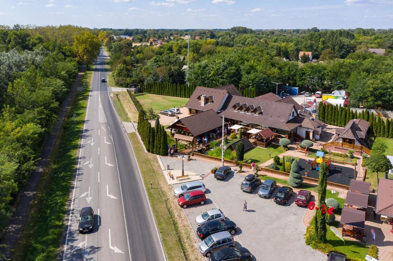 فندق Csalanosi Vendeghaz Kecskemét المظهر الخارجي الصورة