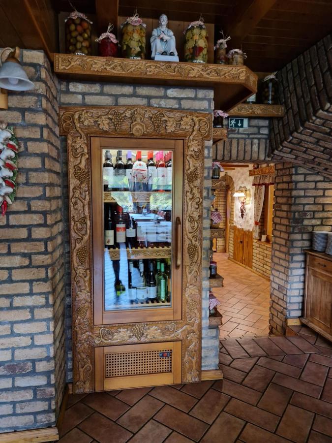 فندق Csalanosi Vendeghaz Kecskemét المظهر الخارجي الصورة